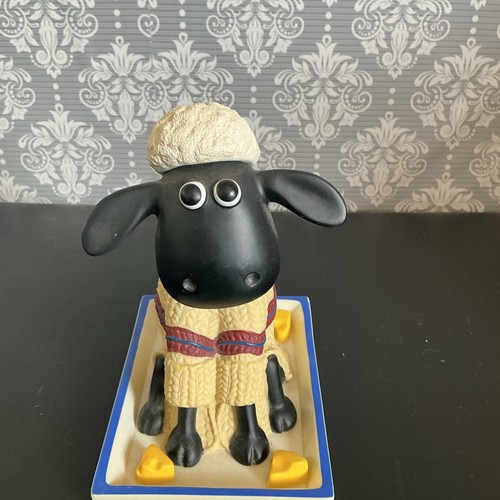 Wallace and gromit shaun the - gromit,